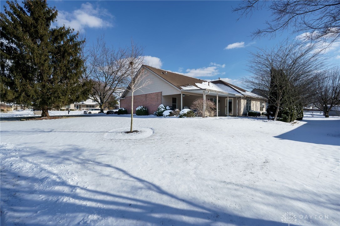 1075 Winston Lane, Tipp City, Ohio image 36