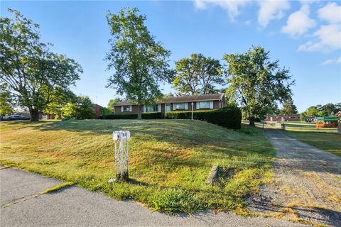 Photo of 151 Chestnut Avenue, Carlisle, OH 45005 (MLS # 942374)