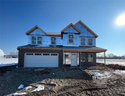 Homes For Sale - 838 W Arlington Street<br/> Trenton, OH 45067