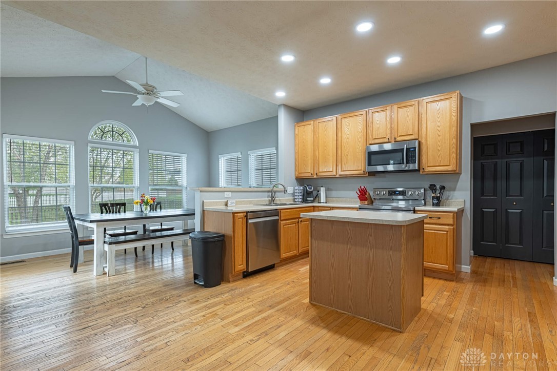 66 Wilbur Lane, Springboro, Ohio image 4