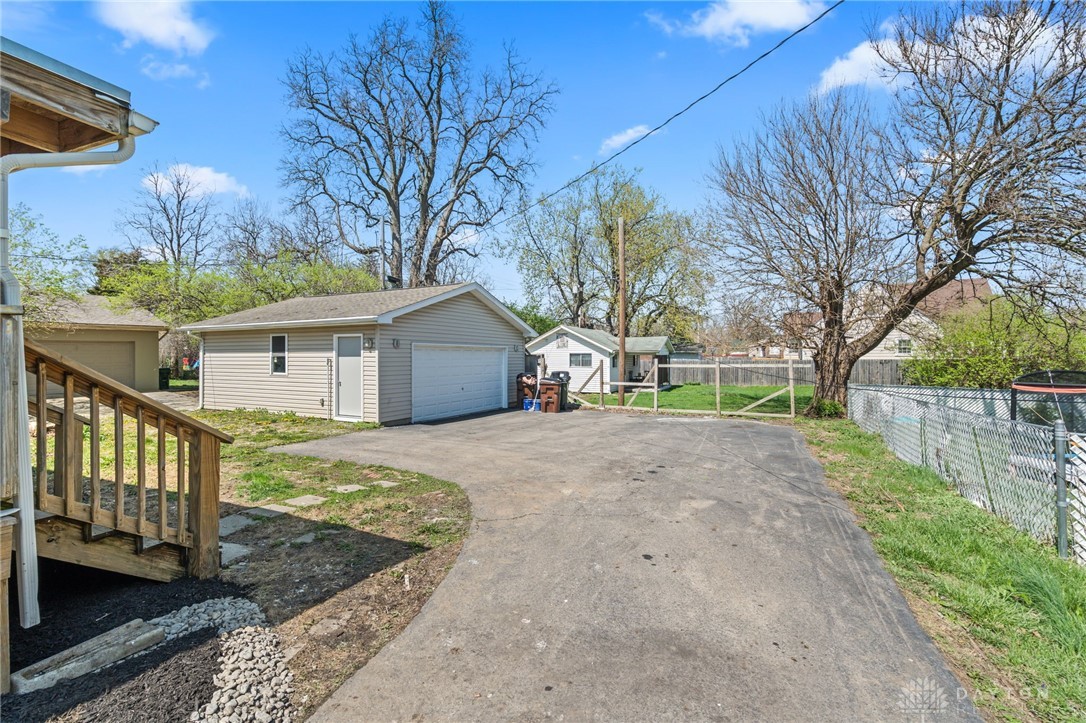 709 E Dorothy Lane, Dayton, Ohio image 22