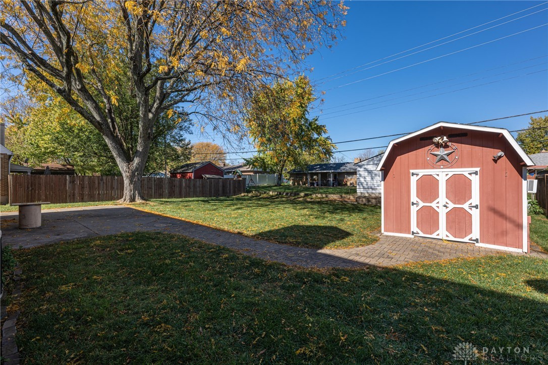 1205 Larriwood Avenue, Kettering, Ohio image 38