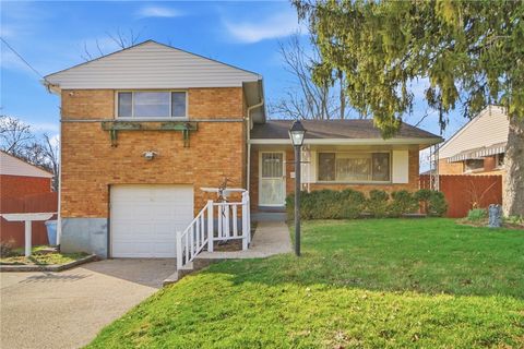 Photo of 8943 Monsanto Drive, Springfield Twp, OH 45231 (MLS # 953587)