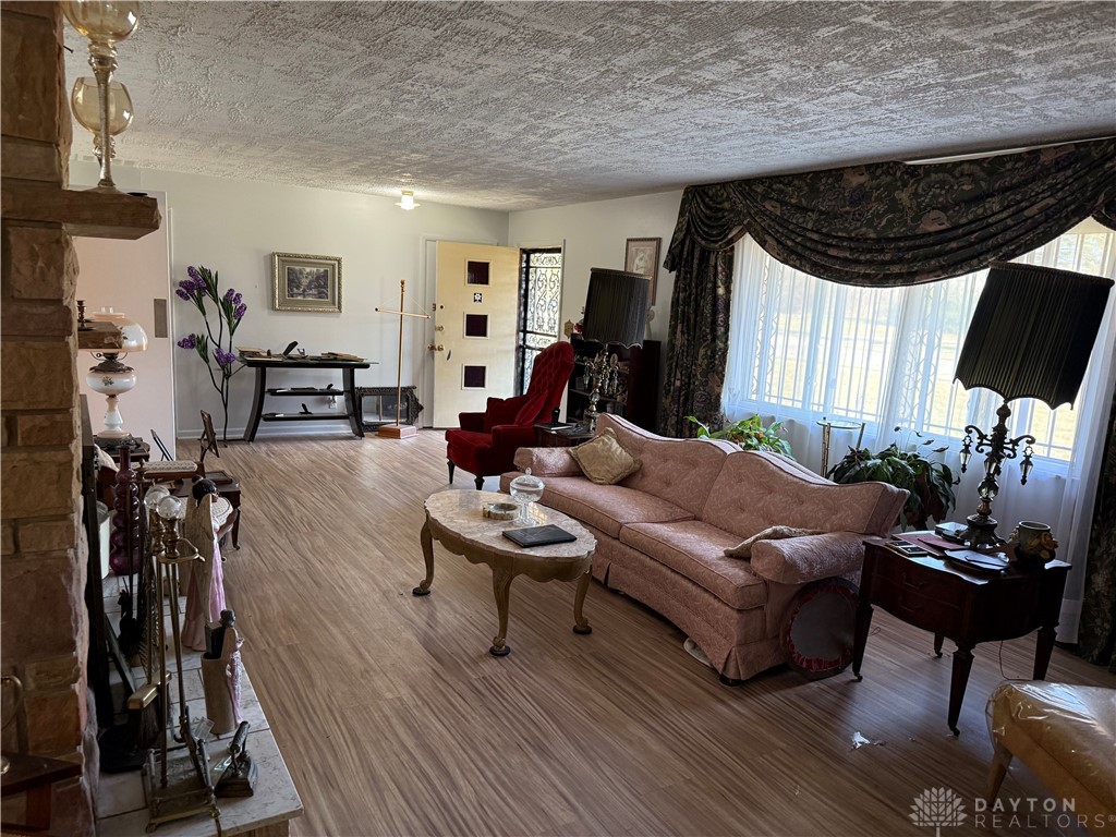 1007 Rossiter Drive, Dayton, Ohio image 4