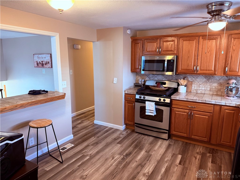 8138 Philadelphia Drive, Fairborn, Ohio image 10