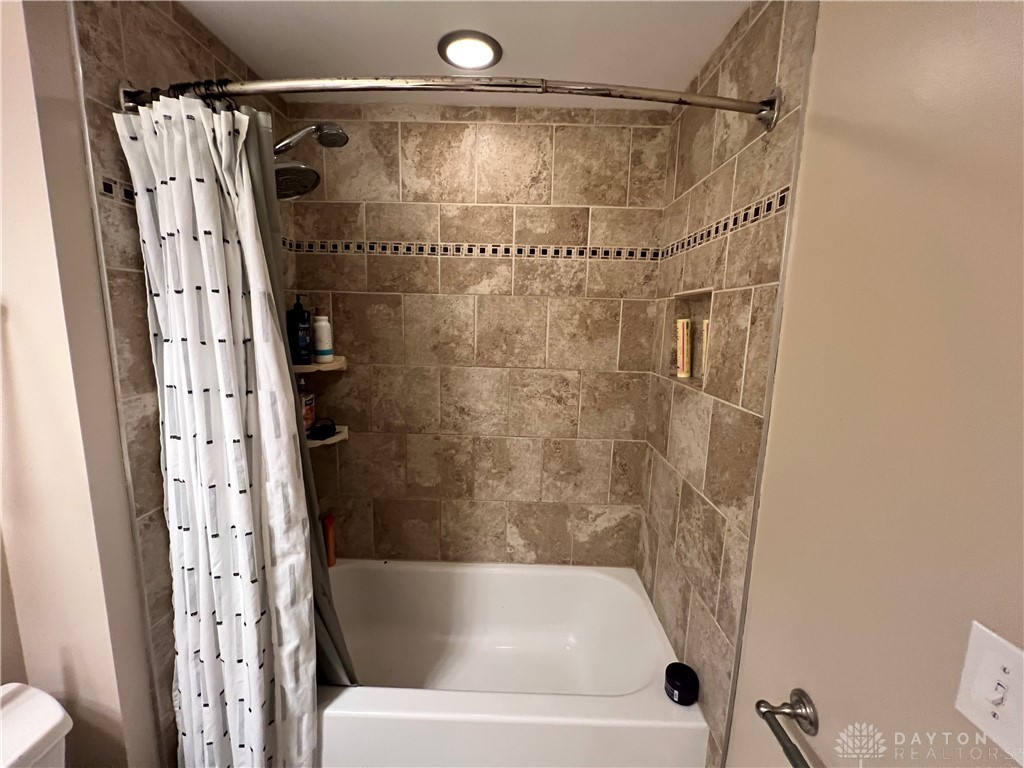 8138 Philadelphia Drive, Fairborn, Ohio image 41