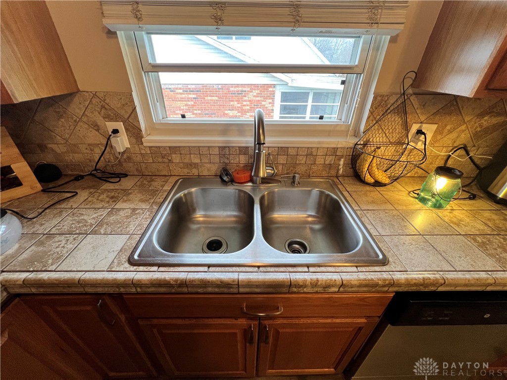 8138 Philadelphia Drive, Fairborn, Ohio image 15