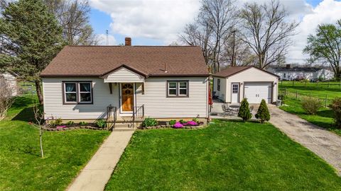 Photo of 309 W Walnut Street, Farmersville, OH 45325 (MLS # 956266)