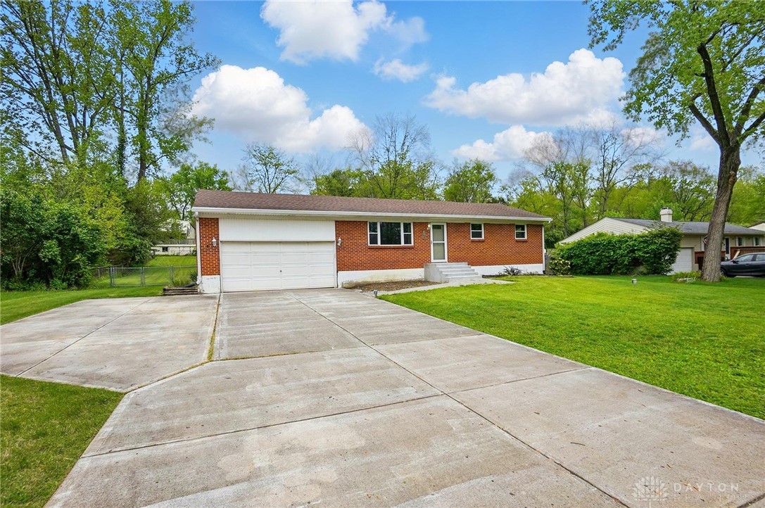 3700 Echo Hill Lane, Beavercreek, Ohio image 1