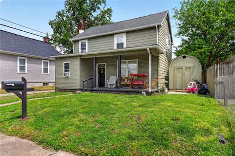 Photo of 707 Moore Street, Middletown, OH 45044 (MLS # 957780)