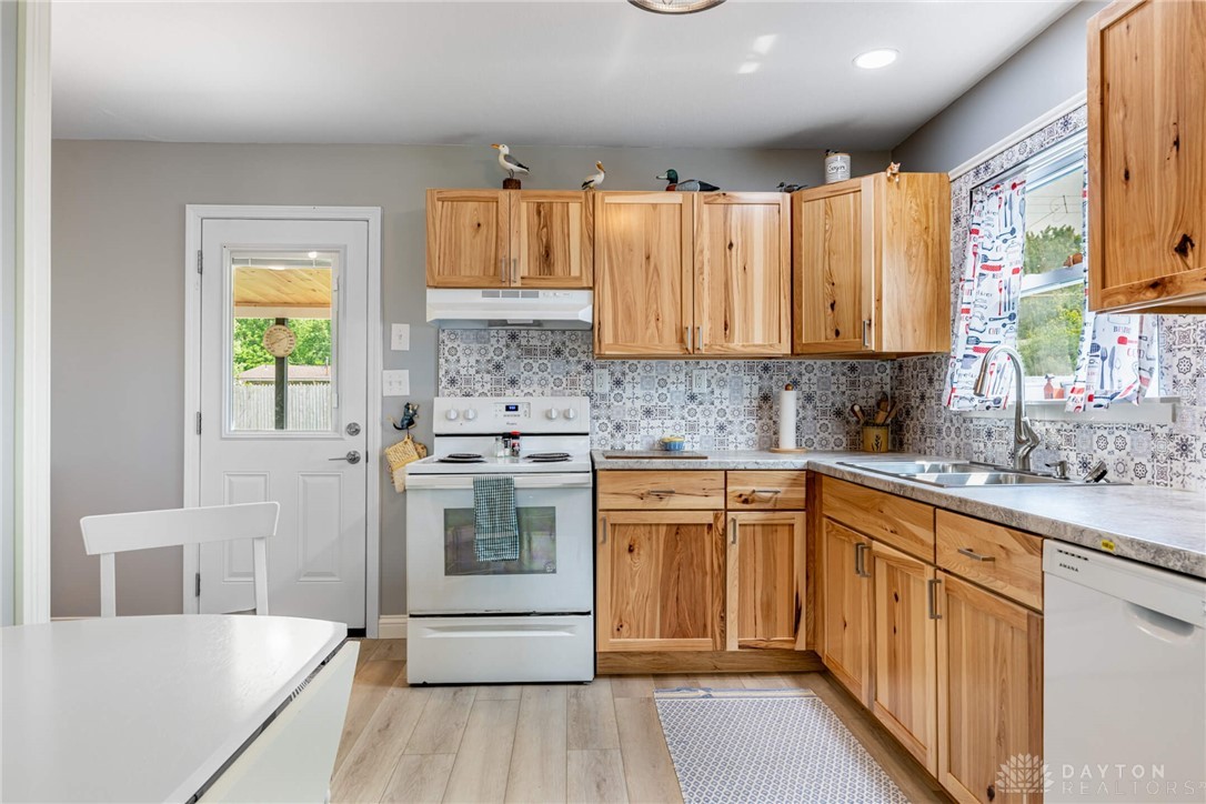 5683 Kevin Drive, Dayton, Ohio image 8
