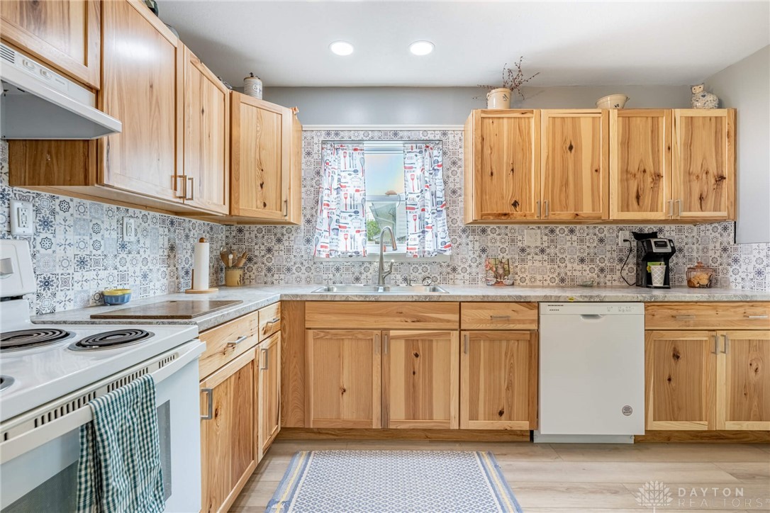 5683 Kevin Drive, Dayton, Ohio image 11