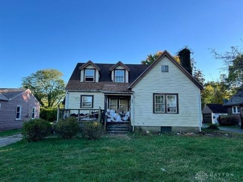 Photo of 3832 Ridge Avenue, Dayton, OH 45414 (MLS # 948716)
