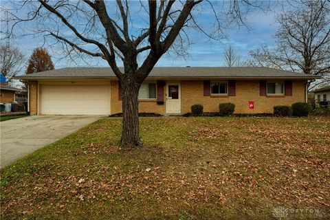 Photo of 6012 Imperial Hills Drive, Dayton, OH 45414 (MLS # 948312)