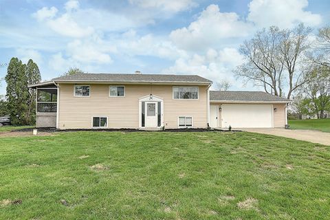 Photo of 871 Marty Lee Lane, Carlisle, OH 45005 (MLS # 956045)