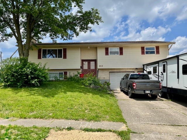 815 Moon Court, Miamisburg, Ohio image 1