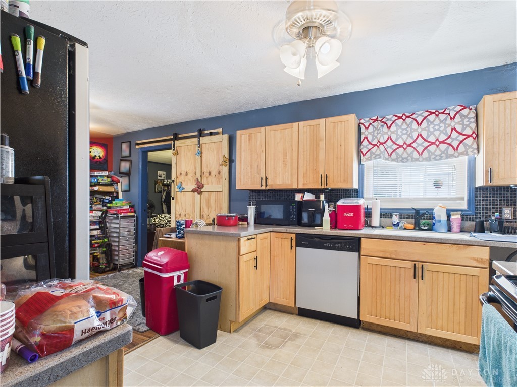 Dayton, Ohio 45420, United States, 3 Bedrooms Bedrooms, ,1 BathroomBathrooms,Residential,Pending,187662