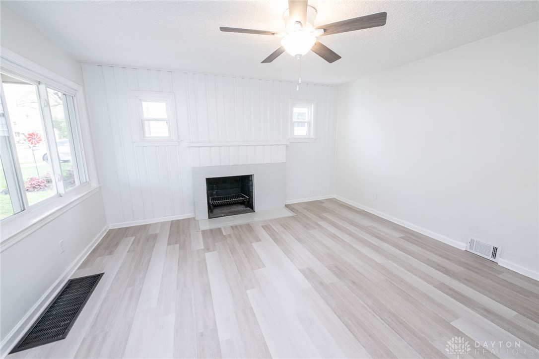 734 N 11th Street, Miamisburg, Ohio image 2
