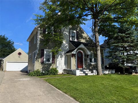Homes For Sale - 215 Aberdeen Drive<br/> Middletown, OH 45042