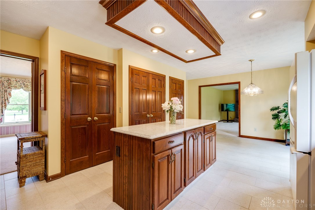 1404 Saint Andrews Court, Springboro, Ohio image 13