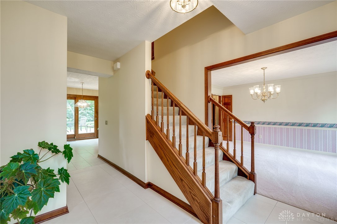 1404 Saint Andrews Court, Springboro, Ohio image 6