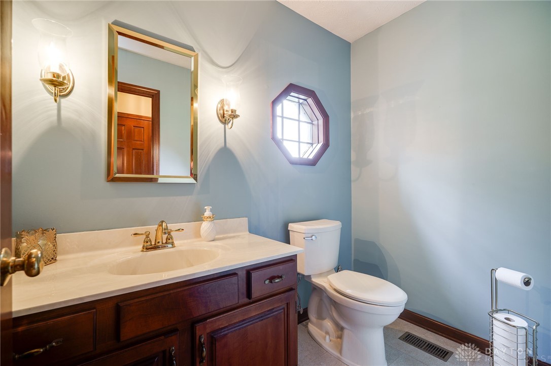 1404 Saint Andrews Court, Springboro, Ohio image 19