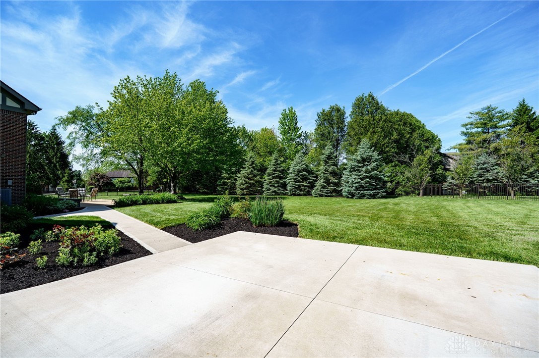1404 Saint Andrews Court, Springboro, Ohio image 36