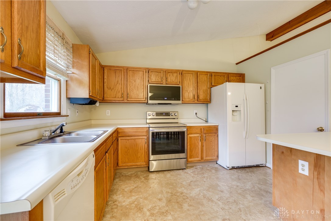 6577 Joellen Drive, Goshen, Ohio image 25