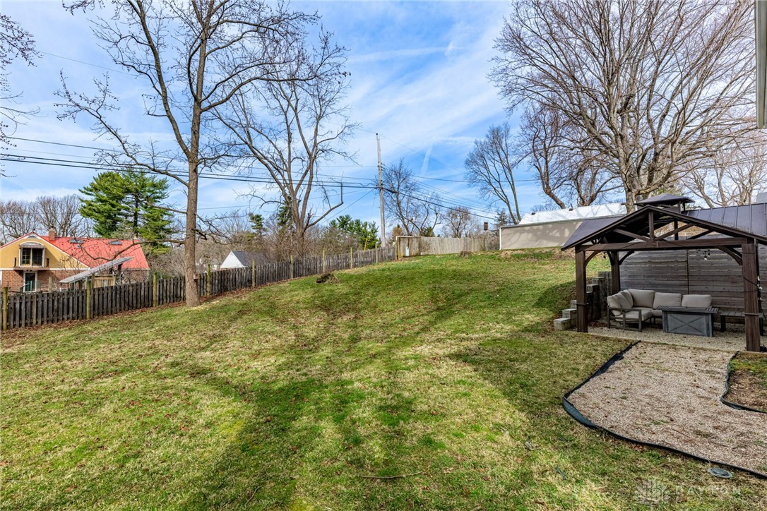 1565 Woods Drive, Beavercreek, Ohio image 43