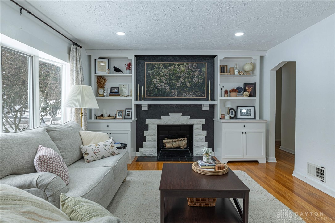 1565 Woods Drive, Beavercreek, Ohio image 6