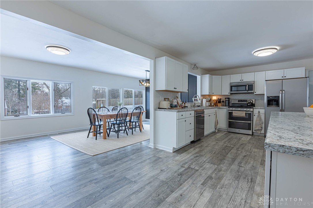 1565 Woods Drive, Beavercreek, Ohio image 8