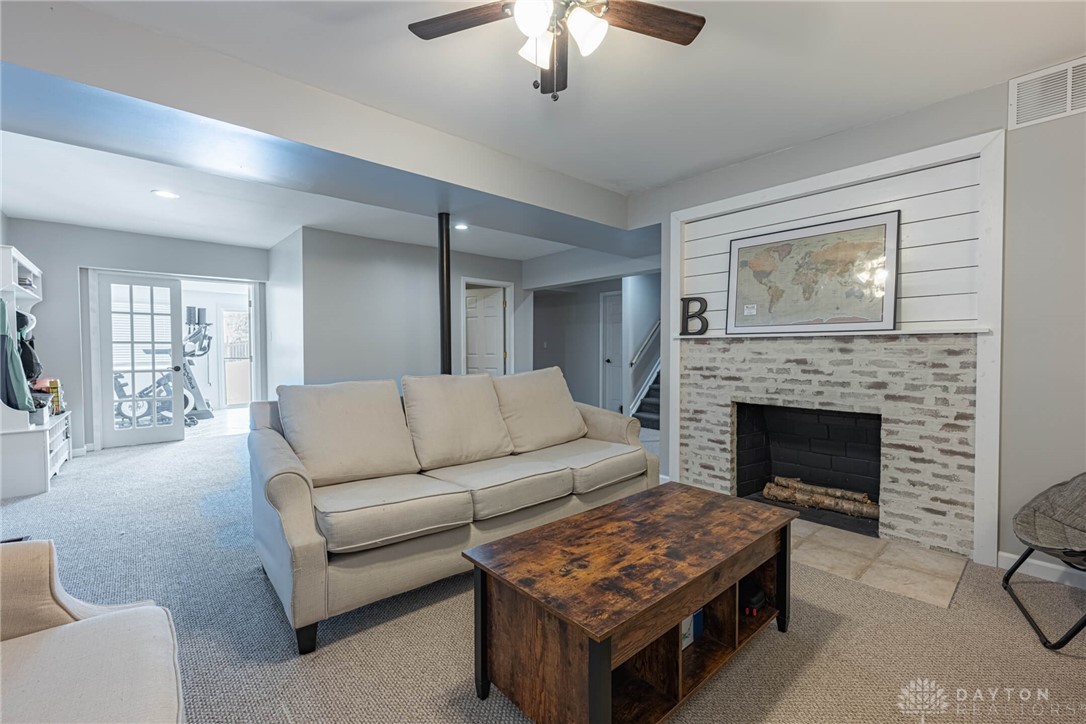 1565 Woods Drive, Beavercreek, Ohio image 33