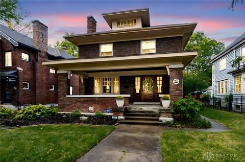 Photo of 631 Belmonte Park, Dayton, OH 45405 (MLS # 944348)