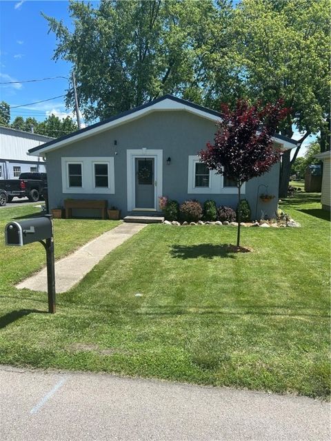Photo of 925 Jackson Street, Greenville, OH 45331 (MLS # 949865)