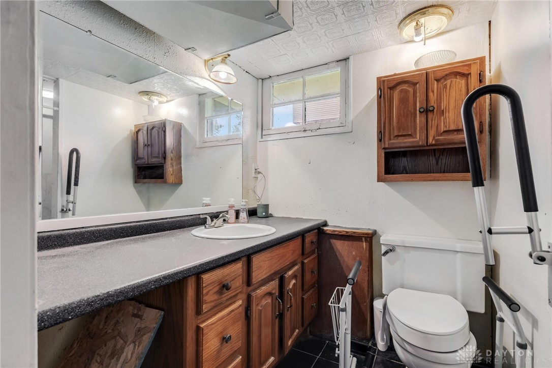 1221 S Heincke Road, Miamisburg, Ohio image 17