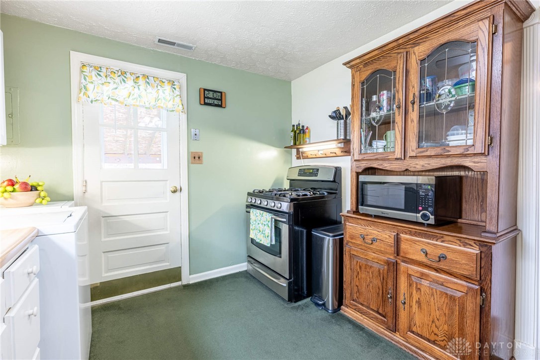 Dayton, Ohio 45404, United States, 3 Bedrooms Bedrooms, ,1 BathroomBathrooms,Residential,Pending,92813