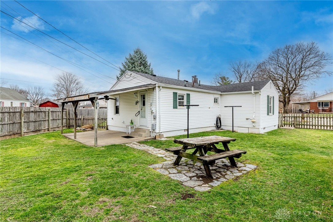 Dayton, Ohio 45404, United States, 3 Bedrooms Bedrooms, ,1 BathroomBathrooms,Residential,Pending,92813