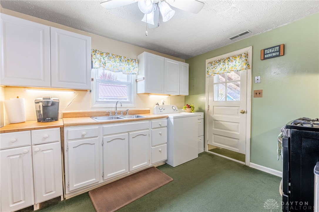 Dayton, Ohio 45404, United States, 3 Bedrooms Bedrooms, ,1 BathroomBathrooms,Residential,Pending,92813