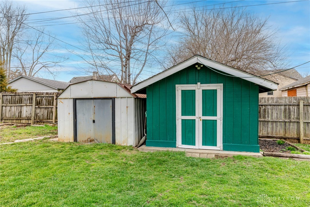 Dayton, Ohio 45404, United States, 3 Bedrooms Bedrooms, ,1 BathroomBathrooms,Residential,Pending,92813