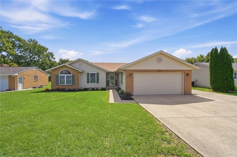 Photo of 3877 N Lakeshore Drive, Jamestown Vlg, OH 45335 (MLS # 968709)