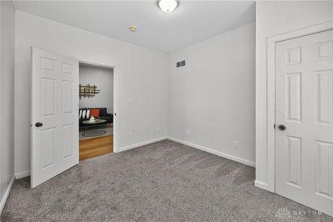 Tiny photo for 2008 Crescent Boulevard, Middletown, OH 45042 (MLS # 945341)