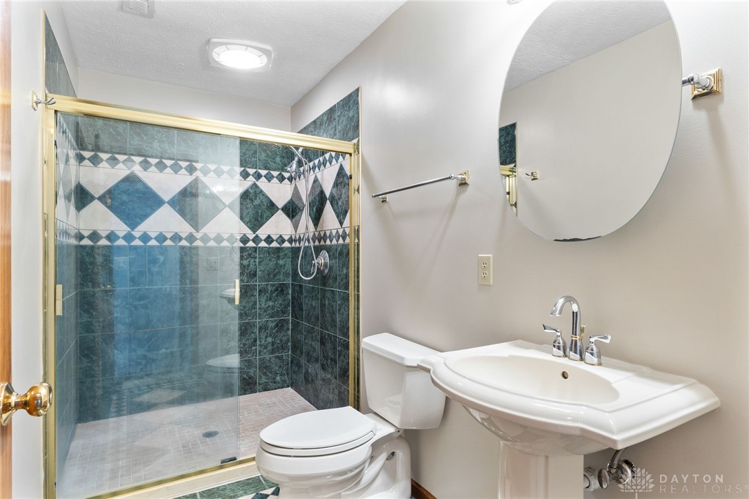 2159 Bassett Court, Beavercreek, Ohio image 37