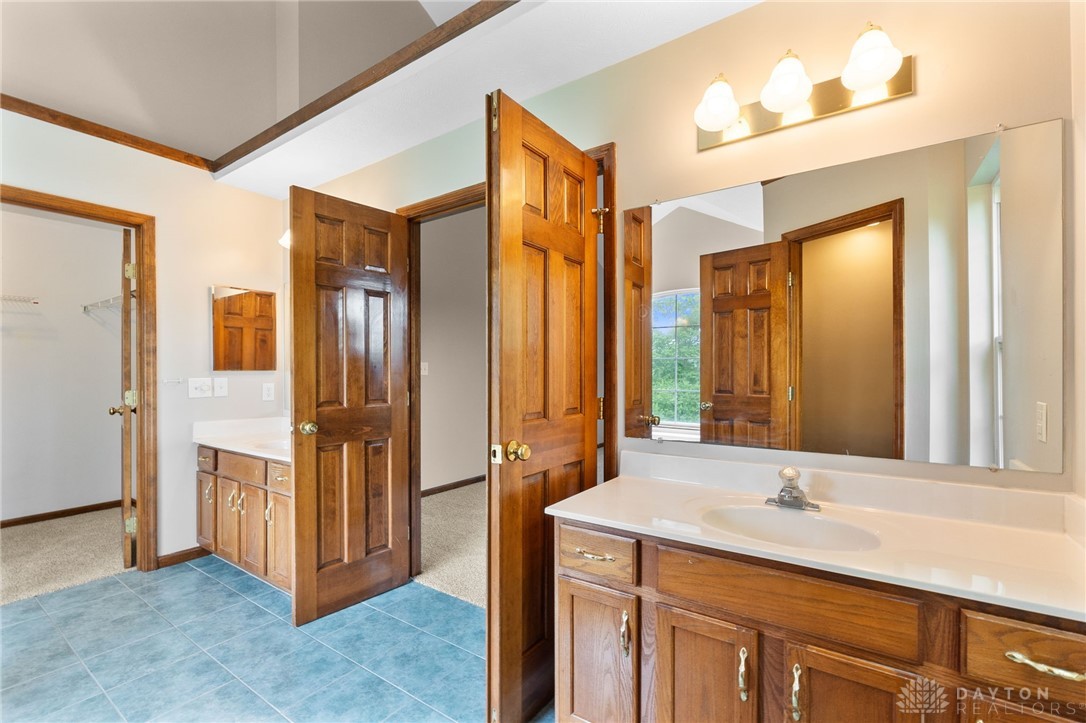 2159 Bassett Court, Beavercreek, Ohio image 30