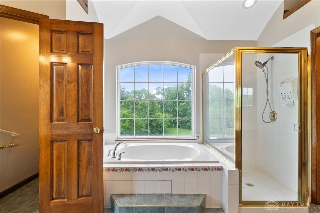 2159 Bassett Court, Beavercreek, Ohio image 27