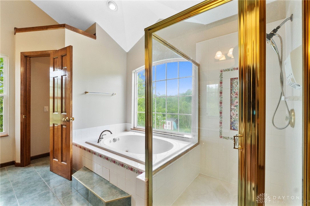 2159 Bassett Court, Beavercreek, Ohio image 28