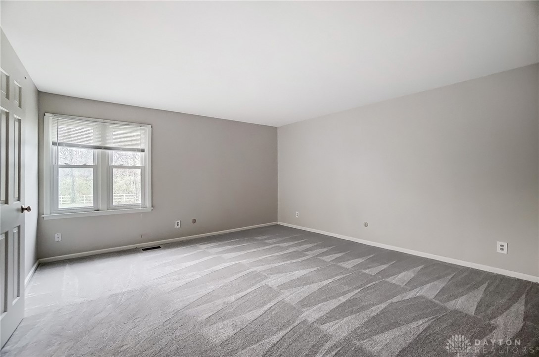 Dayton, Ohio 45459, United States, 5 Bedrooms Bedrooms, ,3 BathroomsBathrooms,Residential,Pending,105943