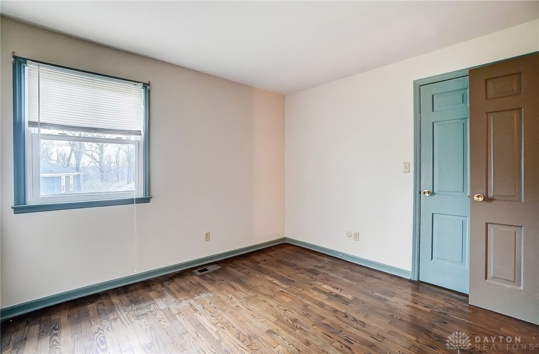 Dayton, Ohio 45459, United States, 5 Bedrooms Bedrooms, ,3 BathroomsBathrooms,Residential,Pending,105943