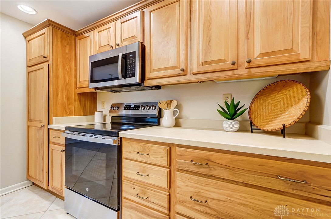 Dayton, Ohio 45459, United States, 5 Bedrooms Bedrooms, ,3 BathroomsBathrooms,Residential,Pending,105943