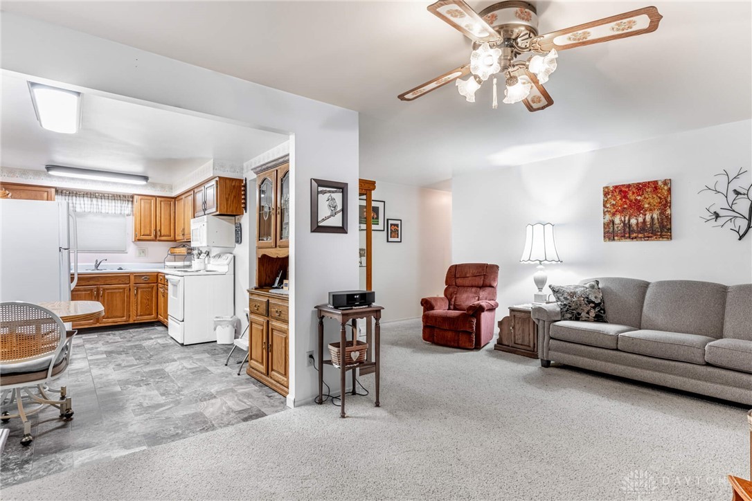 Dayton, Ohio 45424, United States, 3 Bedrooms Bedrooms, ,2 BathroomsBathrooms,Residential,Pending,208716