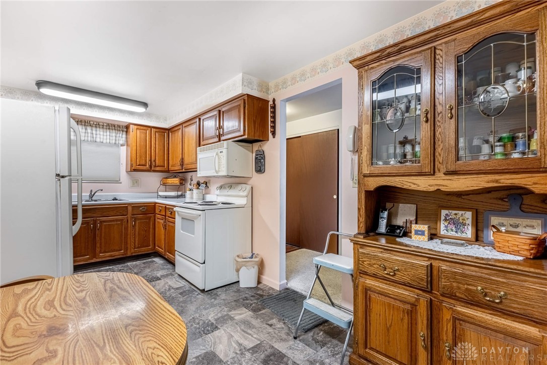 Dayton, Ohio 45424, United States, 3 Bedrooms Bedrooms, ,2 BathroomsBathrooms,Residential,Pending,208716